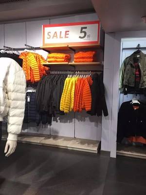 美邦五角場萬達店猜燈謎活動 潮流服飾與傳統(tǒng)文化完美邂逅